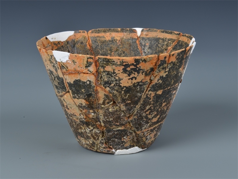 出土的蛋殼彩陶杯。國(guó)家文物局供圖