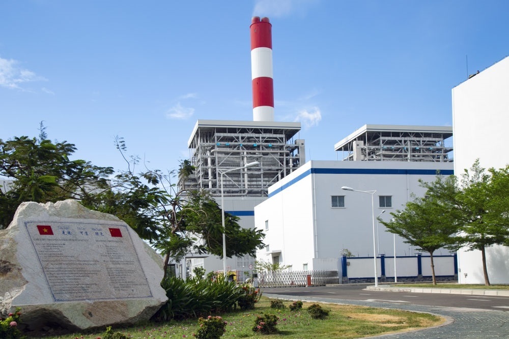 這是2021年3月24日在越南平順省拍攝的越南永新燃煤電廠一期BOT項(xiàng)目廠區(qū)。新華社發(fā)（南方電網(wǎng)越南永新公司供圖）