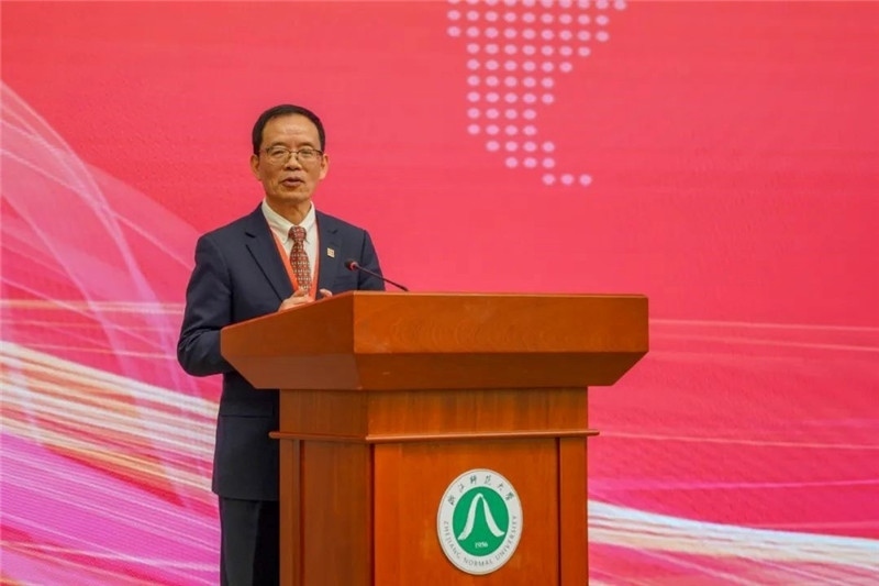 國(guó)務(wù)院學(xué)位委員會(huì)區(qū)域國(guó)別學(xué)學(xué)科評(píng)議組秘書長(zhǎng)、浙江師范大學(xué)非洲研究院（非洲區(qū)域國(guó)別學(xué)院）院長(zhǎng)劉鴻武致辭。主辦方供圖