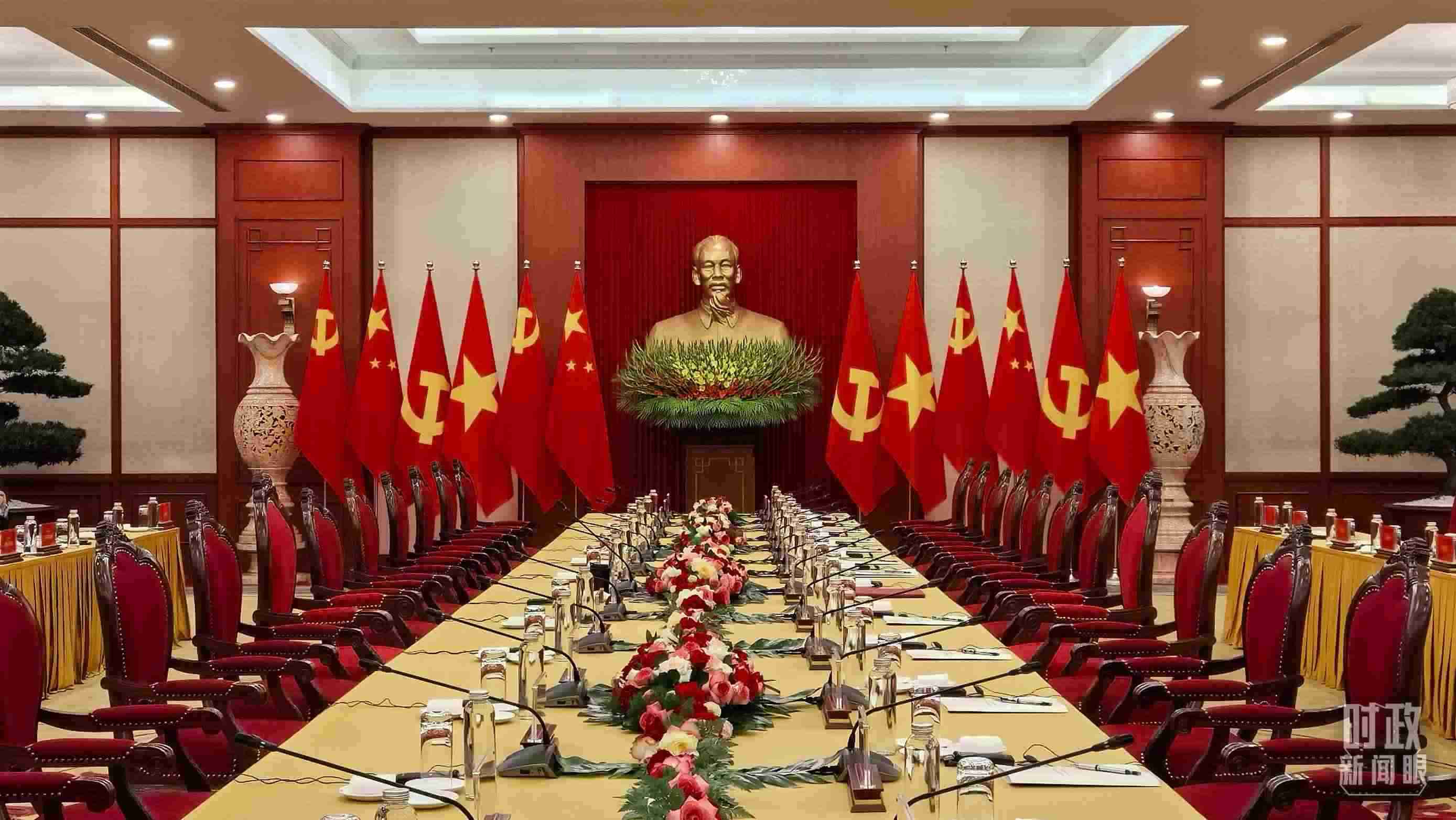 △當(dāng)?shù)貢r間12月12日下午，習(xí)近平在這里與阮富仲舉行會談，這是會談開始前的場景。（總臺央視記者邢彬拍攝）