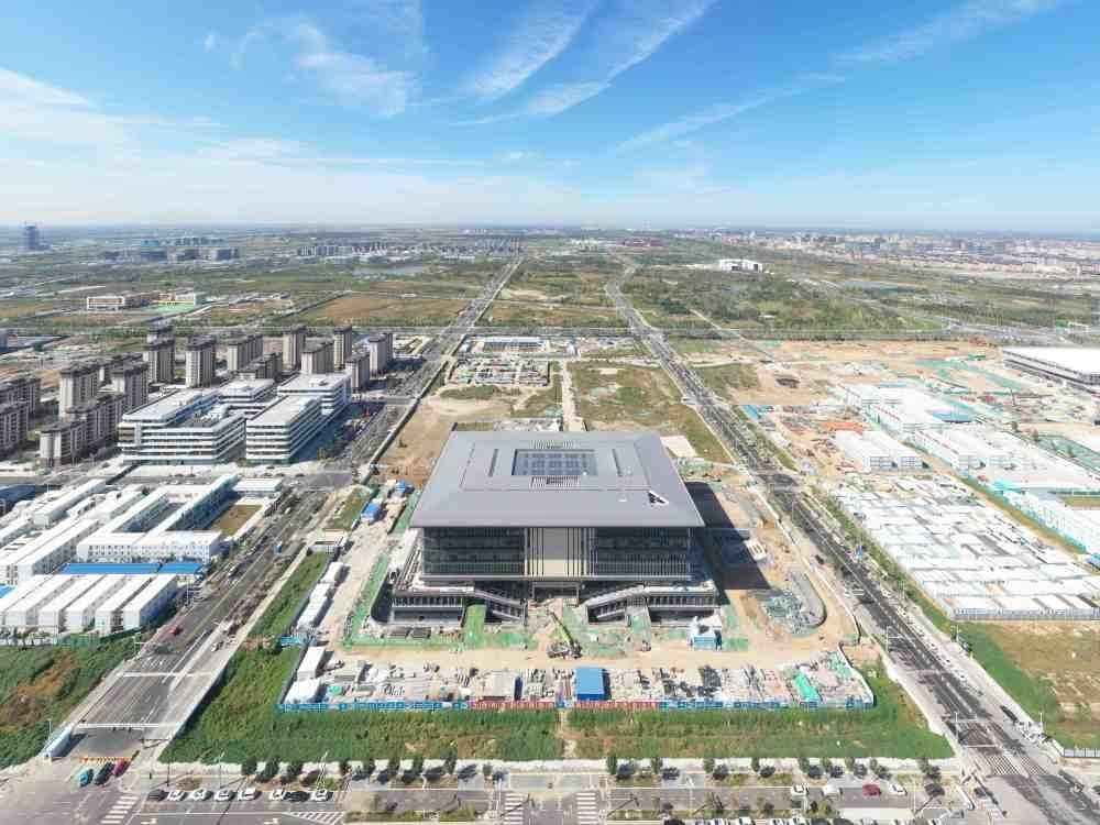 這是雄安新區(qū)大學(xué)園圖書館（2023年10月1日攝，無人機照片）。新華社記者 朱旭東 攝