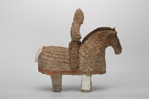 陶鎧甲騎馬俑。國家文物局供圖