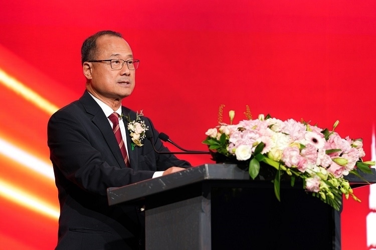 第十四屆全國政協(xié)常委、香港中華總商會(huì)會(huì)長蔡冠深致辭。阿聯(lián)酋中華工商總會(huì)供圖