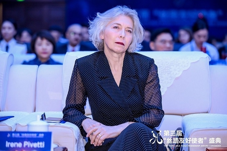 伊雷妮·皮韋蒂參加第三屆“絲路友好使者”盛典頒獎(jiǎng)活動(dòng)。主辦方供圖