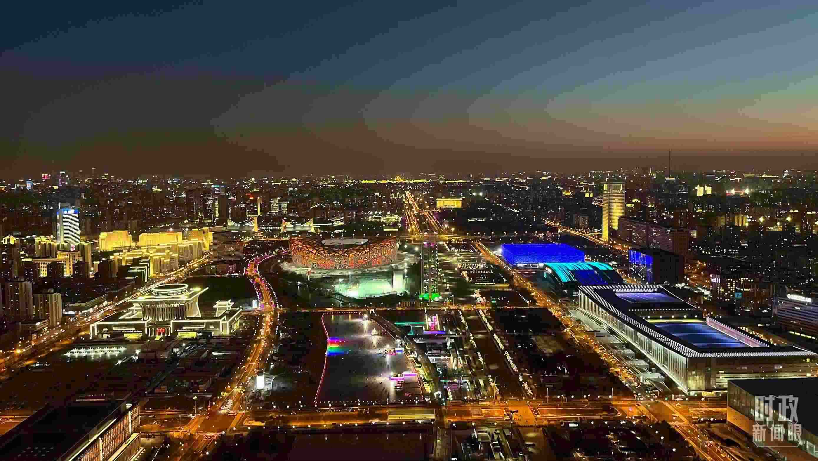 △2023年12月31日，從北京奧林匹克塔俯拍北京城區(qū)。（總臺央視記者金雨秋拍攝）