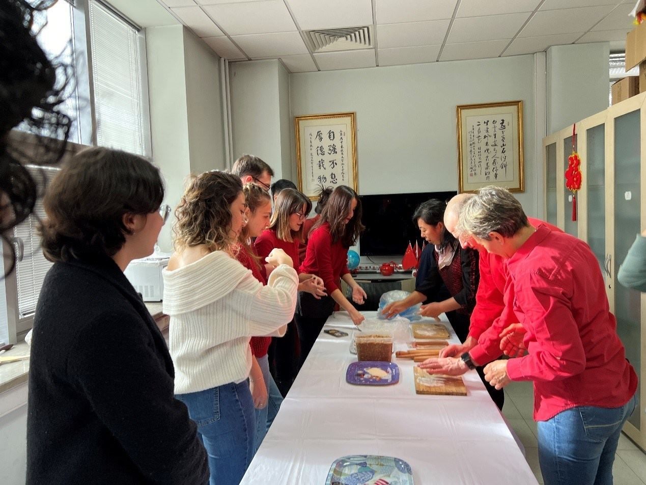 餃子工作坊現(xiàn)場。中東技術(shù)大學孔院供圖