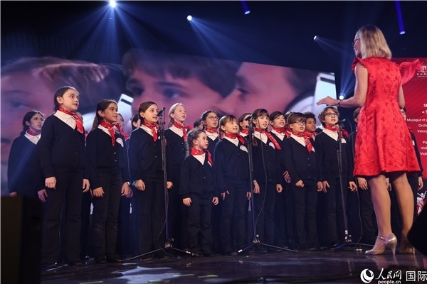 法國寶麗聲童聲合唱團(tuán)演唱《假如我去中國》。人民網(wǎng)記者 尚凱元攝