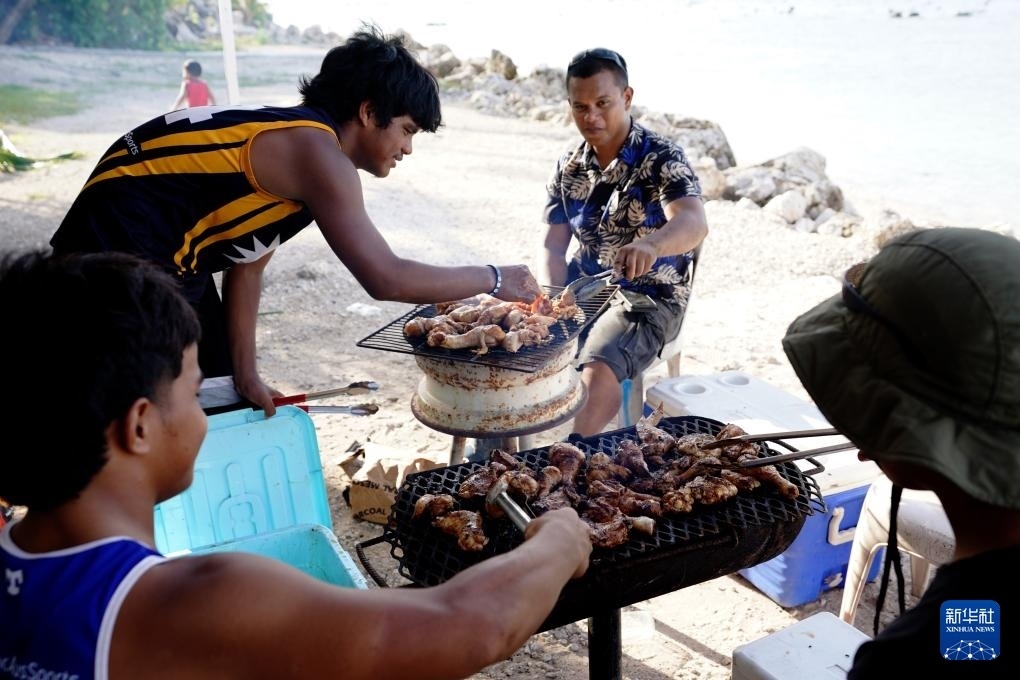 1月20日，當?shù)厝嗽阼敽＿厽?。新華社記者 王申 攝