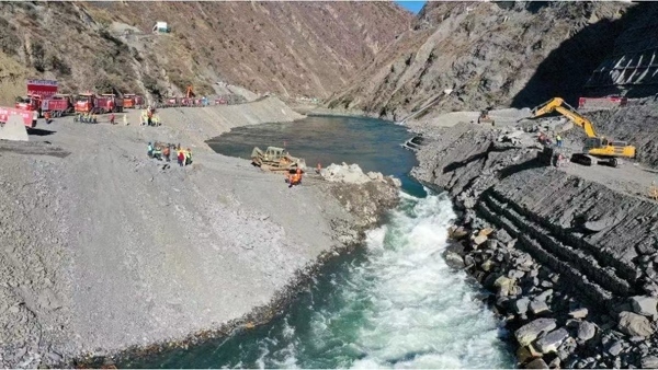 卡拉水電站實現(xiàn)大江截流。受訪者供圖