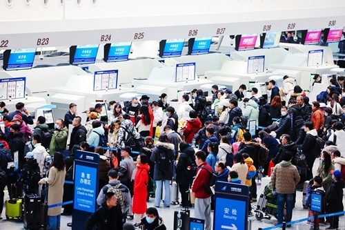 2024年春運(yùn)首日，大興機(jī)場(chǎng)預(yù)計(jì)保障進(jìn)出港旅客13.59萬(wàn)人次。大興機(jī)場(chǎng)供圖