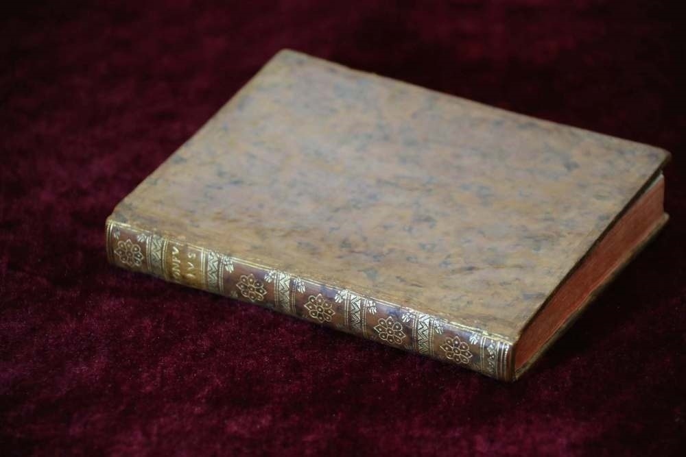 這是典藏于中國國家圖書館的《論語導讀》。