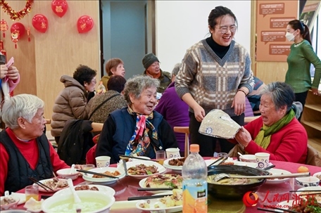 活動準(zhǔn)備了抽獎環(huán)節(jié)。人民網(wǎng)記者 葉賓得攝