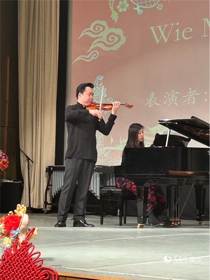 小提琴獨(dú)奏《Wie Melodien zieht es mir》《新春樂(lè)》，表演者：寧峰、韓卉菁（鋼琴伴奏）
