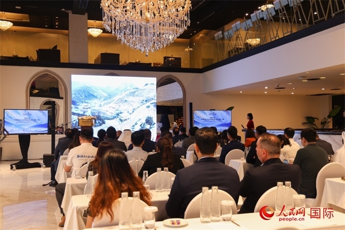 2日，“你好！中國”——2024中國北方冰雪旅游海外推廣季阿聯(lián)酋專場活動在阿聯(lián)酋迪拜舉行。人民網(wǎng)記者任皓宇攝
