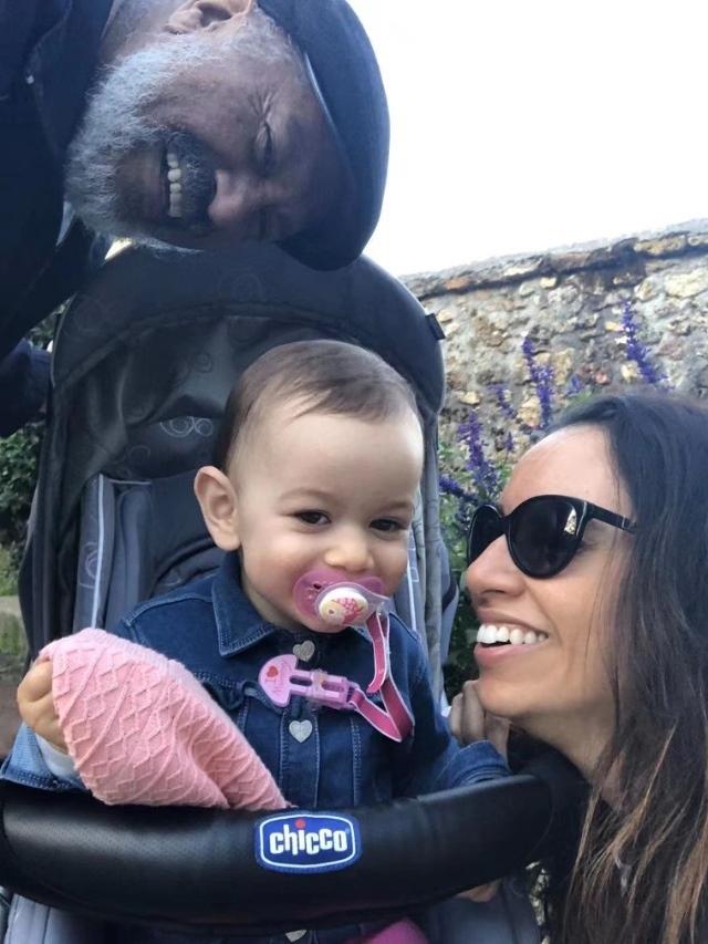 丹尼爾和家人在北京。圖片由受訪者提供