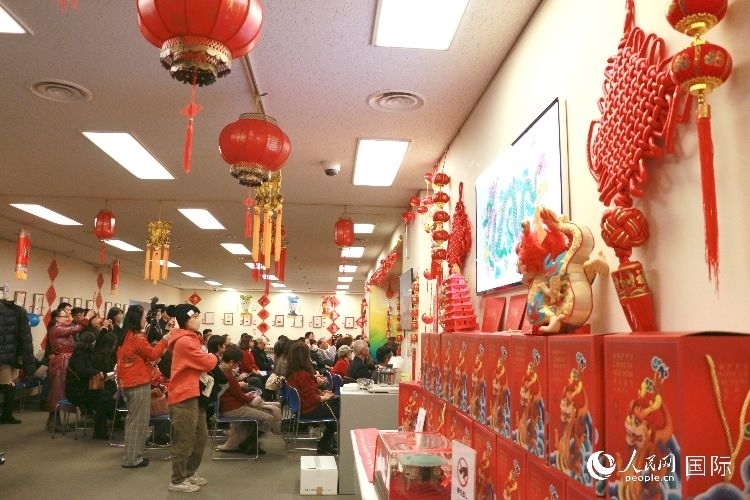 現(xiàn)場(chǎng)洋溢著濃郁的新春氛圍。人民網(wǎng) 許可攝