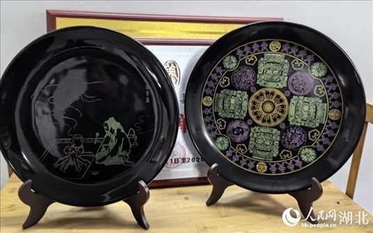 壩漆工藝品。人民網(wǎng)記者 周雯攝