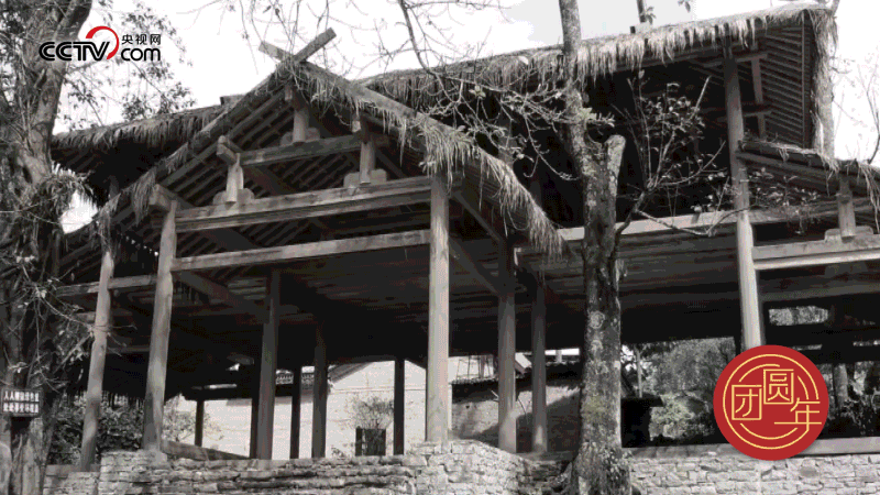 △ 云南省騰沖市清水鄉(xiāng)三家村的司莫拉佤族村曾經(jīng)是貧困村，隨著國家脫貧攻堅、鄉(xiāng)村振興的推進(jìn)，這個小村寨舊貌換新顏，變成了名副其實的美麗鄉(xiāng)村。