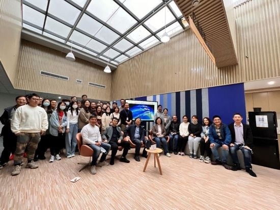 團(tuán)隊(duì)歷史照片。（中國(guó)科學(xué)院上海光學(xué)精密機(jī)械研究所供圖）