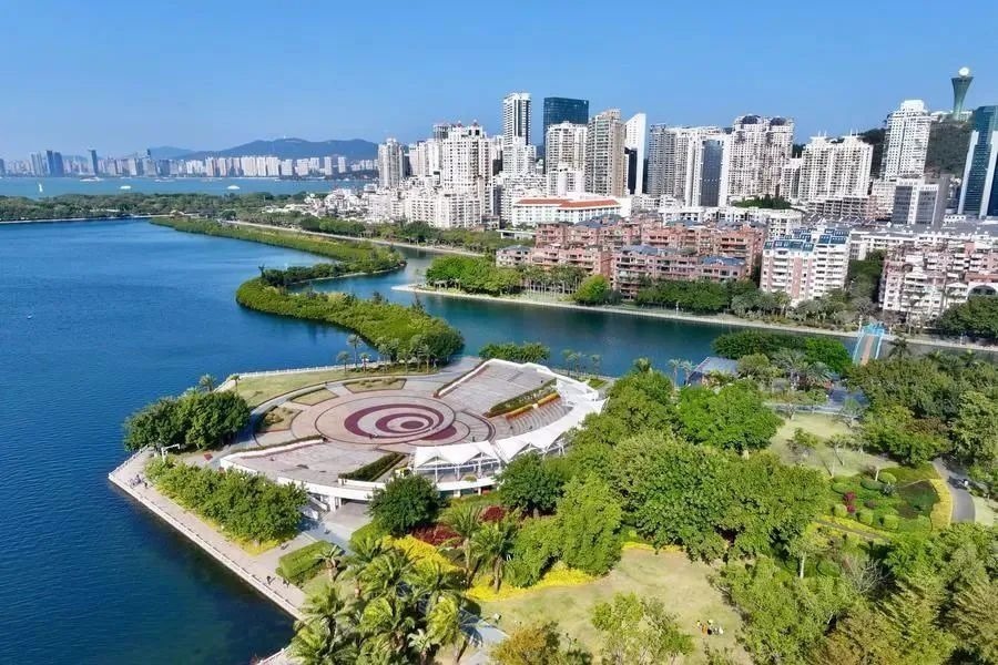 △1月24日，廈門筼筜湖白鷺洲公園及周邊城市景觀。