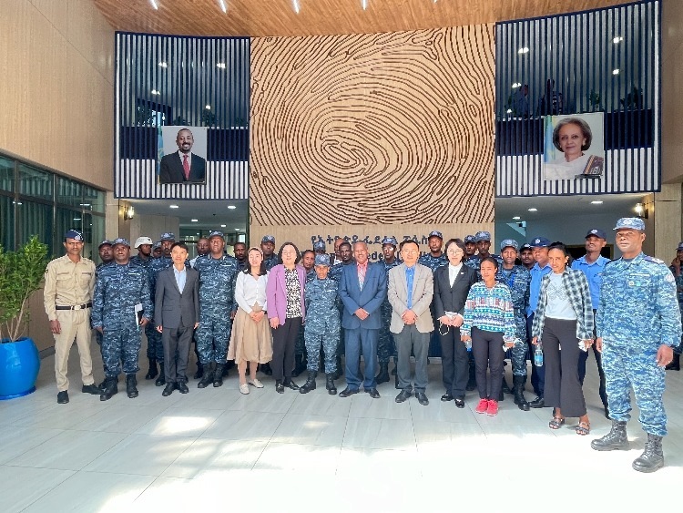 圖為埃塞俄比亞聯(lián)邦警察中文培訓(xùn)班開(kāi)班儀式現(xiàn)場(chǎng)。亞的斯亞貝巴大學(xué)孔子學(xué)院供圖