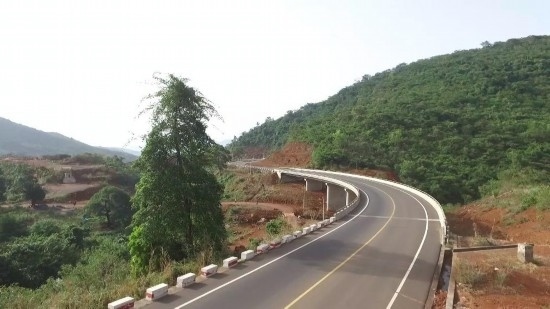 中塞友誼公路。