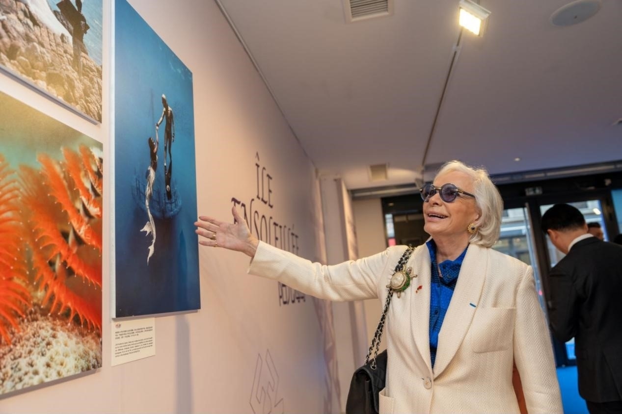 世界旅游組織特別顧問瑪麗-皮埃爾·布歇-奧利耶觀看活動現(xiàn)場圖片展覽?；顒又鬓k方供圖