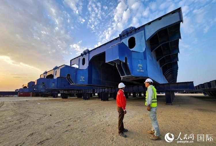 全球最大升船機(jī)平臺。人民網(wǎng)記者管克江攝