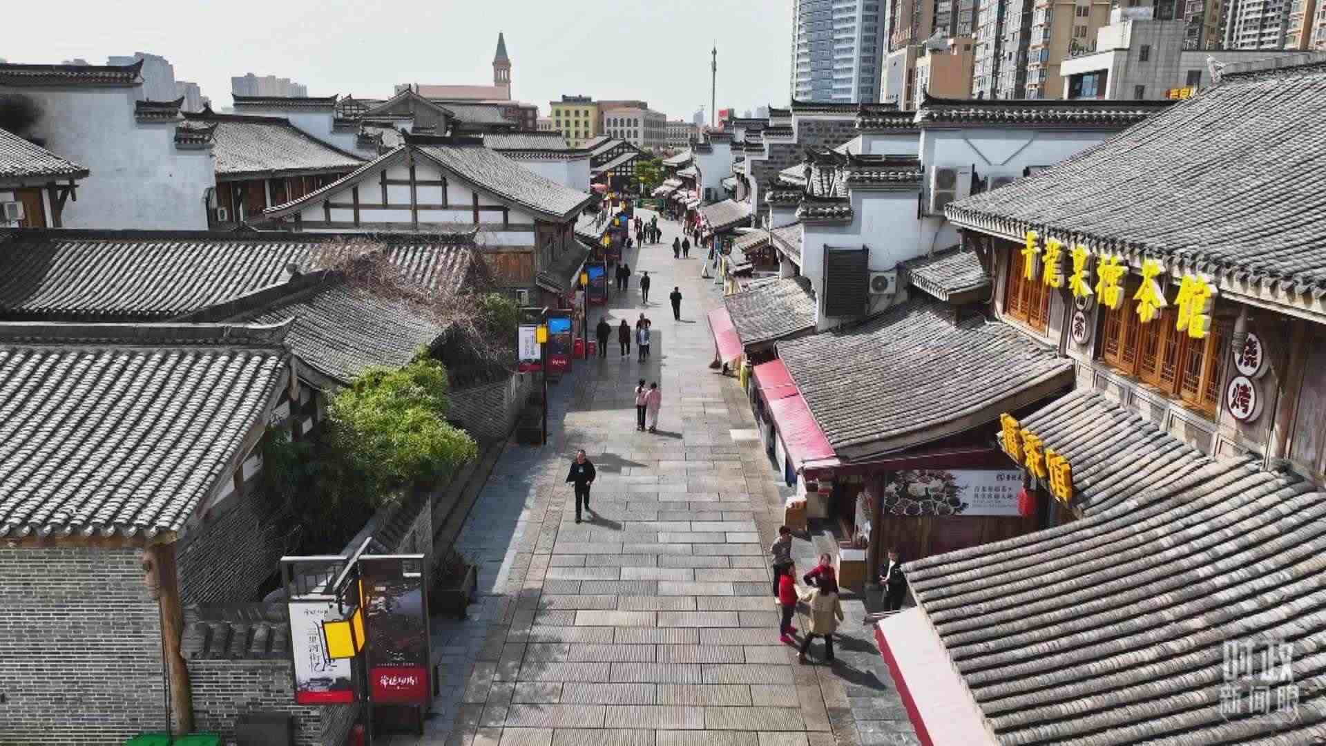 △常德河街。（總臺記者姚鵬、溫盛強(qiáng)拍攝）