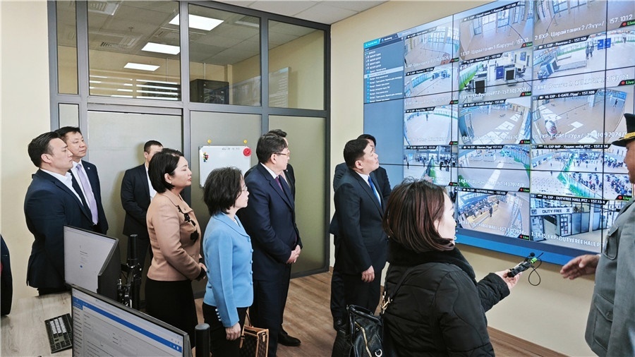 3月24日，中蒙官員考察項目。駐蒙古使館供圖