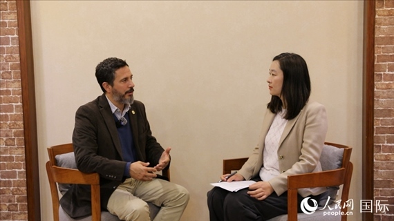 阿根廷布宜諾斯艾利斯大學(xué)阿根廷—中國研究中心主任、阿根廷知名漢學(xué)家畢嘉宏（Ignacio Villagran）接受人民網(wǎng)記者專訪。人民網(wǎng)記者 周雨攝