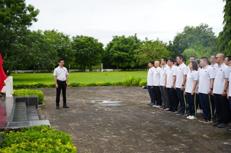 醫(yī)療隊(duì)隊(duì)長(zhǎng)致詞。中國(guó)援桑醫(yī)療隊(duì)供圖