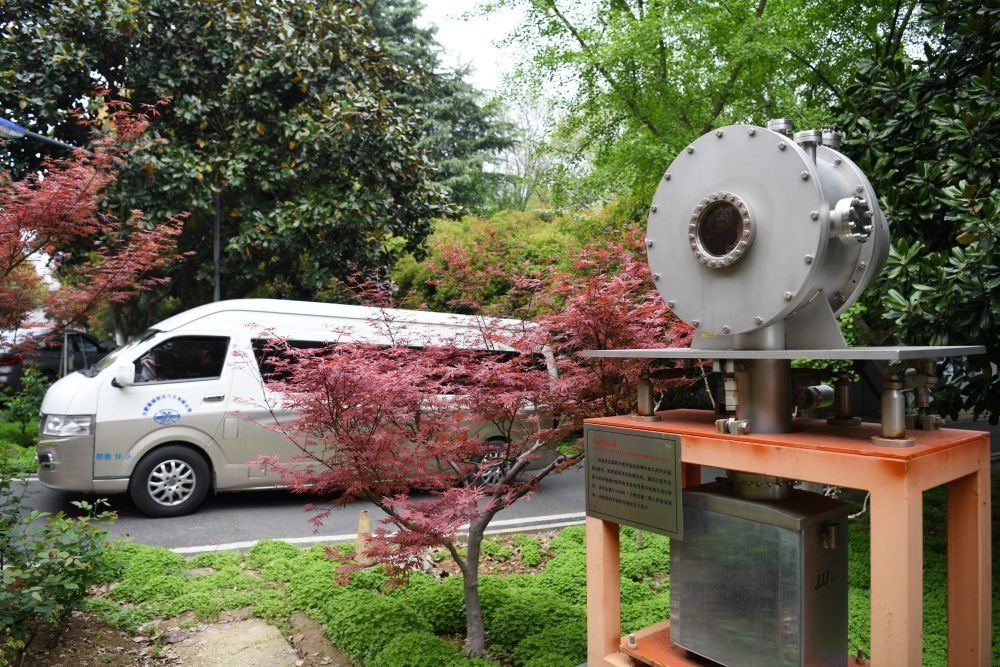 2024年4月6日，在位于安徽合肥的中國科學技術大學，自主研制的原位實驗裝置準備運往上海光源開展實驗。