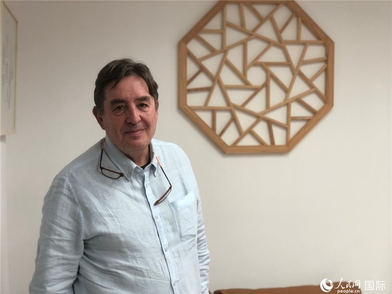 西班牙塞萬提斯學院院長路易斯·加西亞·蒙特羅在北京接受人民網(wǎng)專訪 人民網(wǎng)記者 趙 健攝