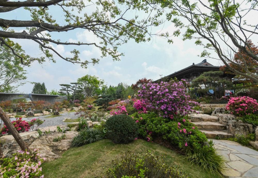 這是2024年4月12日拍攝的成都世園會(huì)主會(huì)場(chǎng)寧波園。新華社記者 王曦 攝