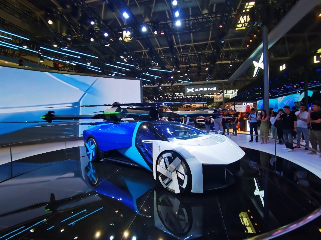 陸空一體式飛行汽車。人民網(wǎng)記者栗翹楚攝