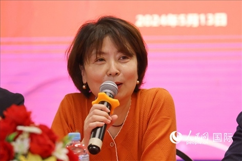 陜西省歸國華僑聯(lián)合會黨組成員、副主席兼秘書長尚小紅在座談會上致辭。人民網(wǎng)記者 陳海琪攝