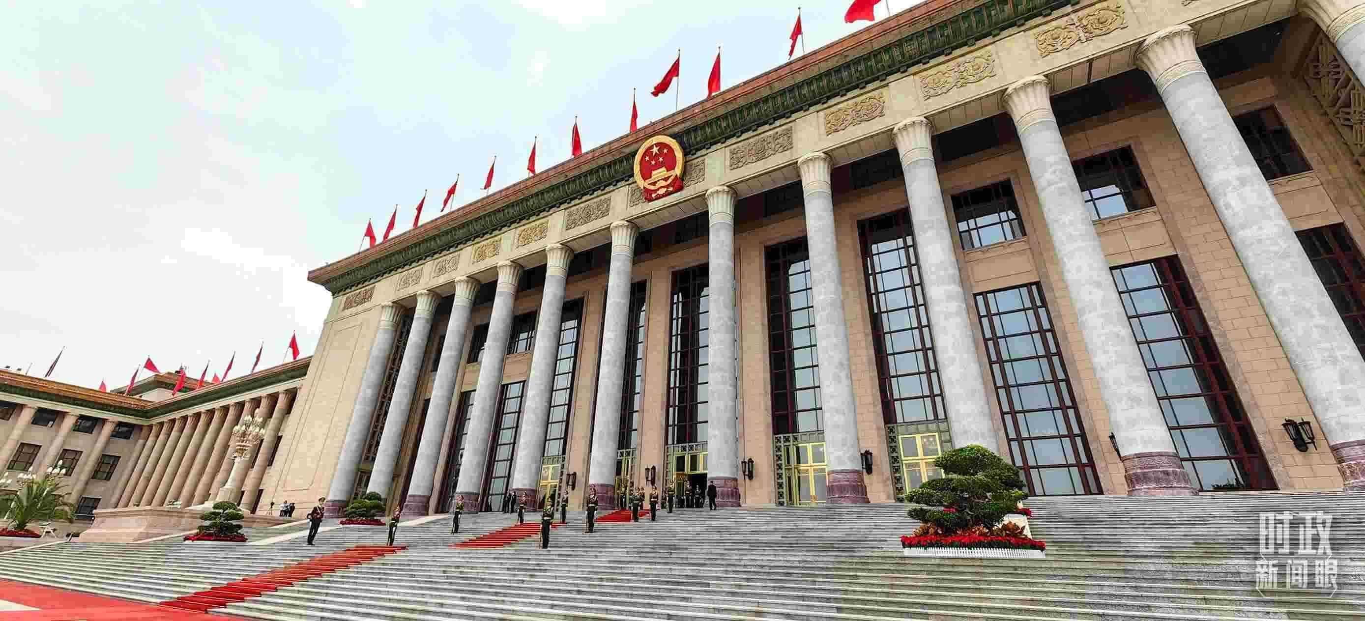 △人民大會堂東門外廣場。（總臺央視記者段德文拍攝）