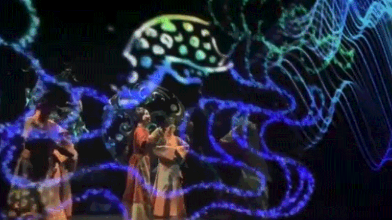 馬王堆復(fù)原動態(tài)展《一念·辛追夢》以多媒體視覺影像，為觀眾提供沉浸式視聽感受。