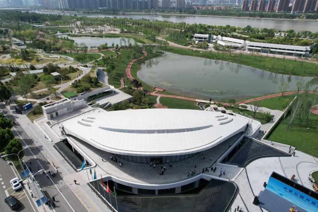 這是位于西安的中亞公園航拍畫面。新華社記者付瑞霞 攝