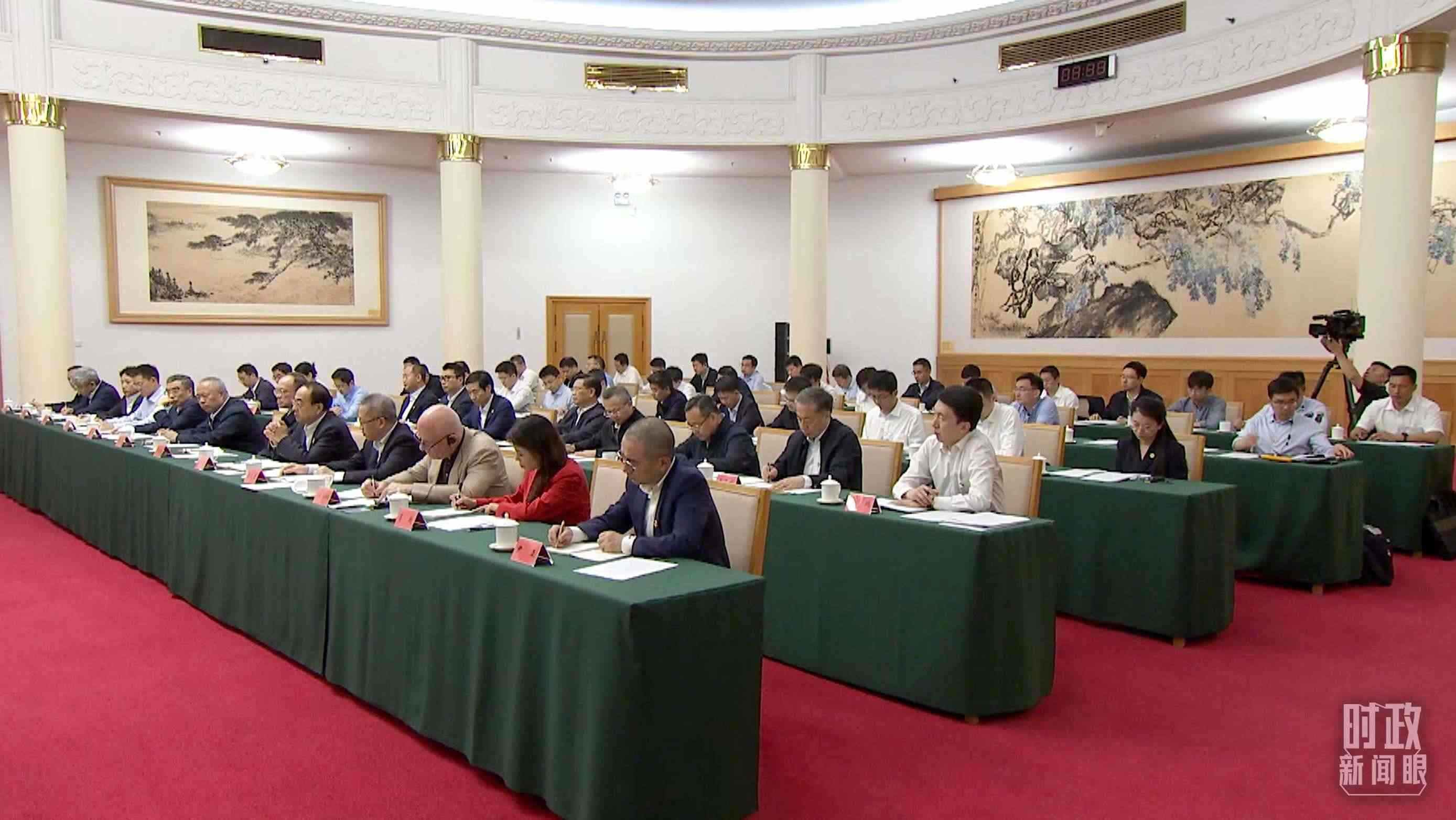 企業(yè)和專家座談會(huì)現(xiàn)場(chǎng)。