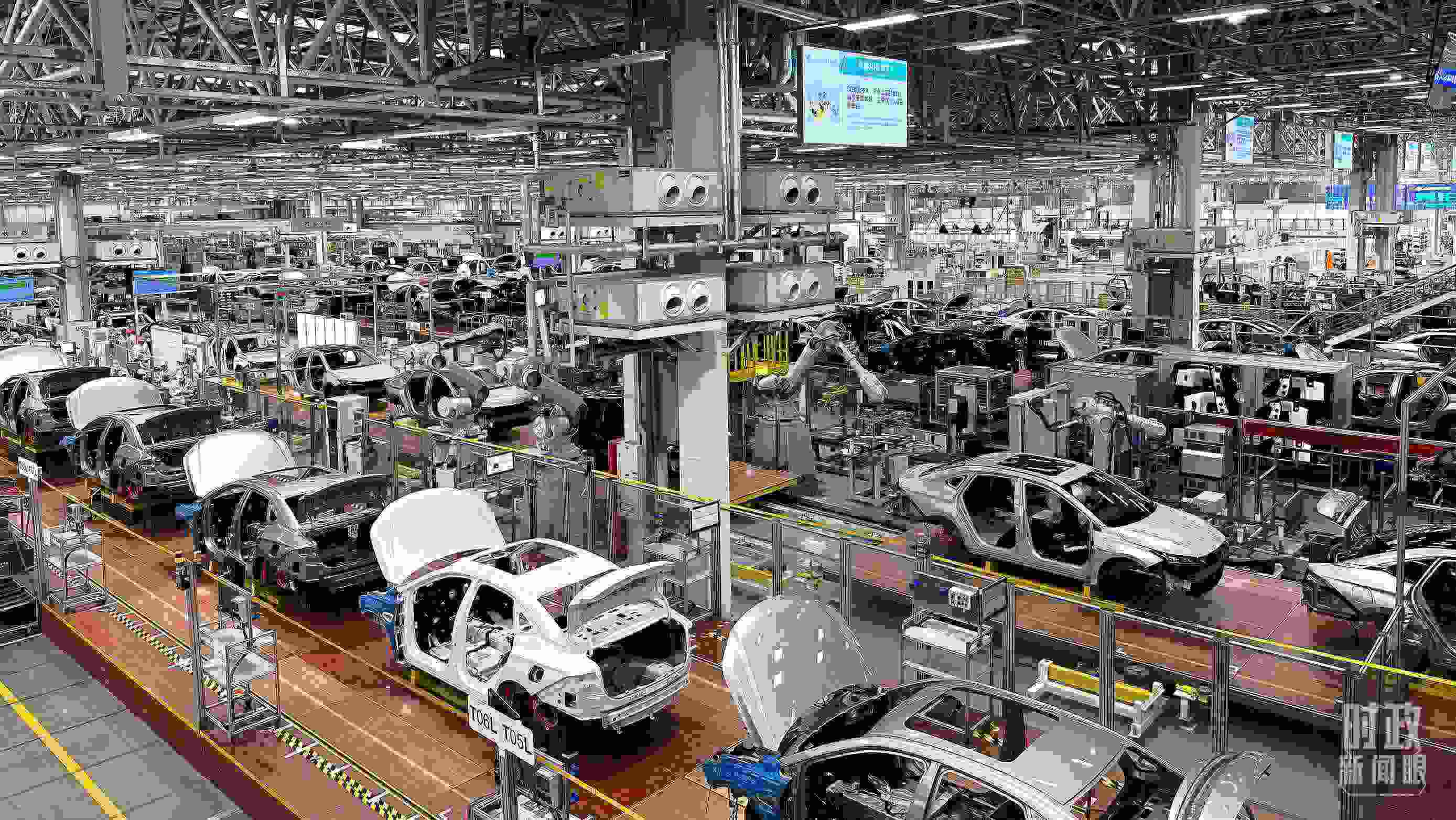 廣州廣汽埃安總裝車(chē)間智能生產(chǎn)線。2023年4月，習(xí)近平曾到這里考察。（總臺(tái)央視記者趙化拍攝）