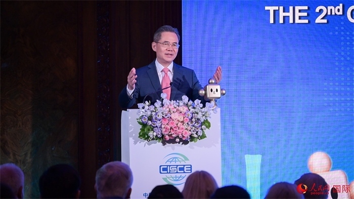 中國(guó)駐英國(guó)大使鄭澤光致辭。人民網(wǎng) 郭錦標(biāo)攝