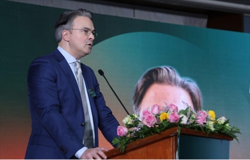 沙特電信Center 3首席戰(zhàn)略官拉斐爾·朱安致辭。中國聯(lián)通沙特公司供圖