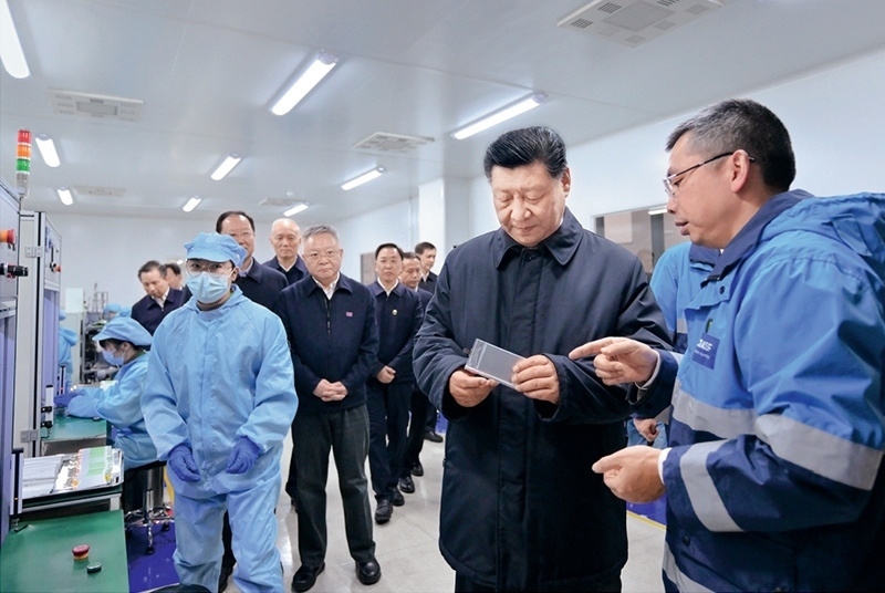 2024年3月18日至21日，中共中央總書記、國家主席、中央軍委主席習(xí)近平在湖南考察。這是18日下午，習(xí)近平在中德合資企業(yè)巴斯夫杉杉電池材料有限公司考察。 新華社記者 謝環(huán)馳/攝