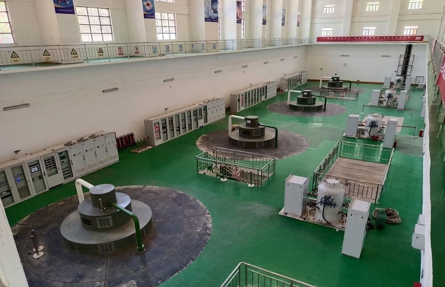  剛果（金）布桑加水電站四臺發(fā)電機組。中鐵資源集團供圖