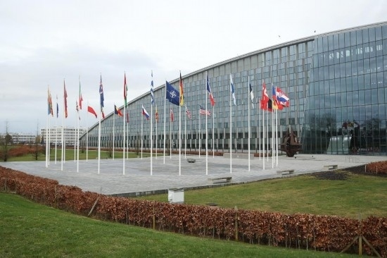  這是2月15日在比利時布魯塞爾拍攝的北約總部一角。為期一天的北約成員國國防部長會議15日在比利時首都布魯塞爾結束。會議就加強北約的威懾和防御以及對烏克蘭的支持等問題展開討論。新華社記者趙丁喆攝