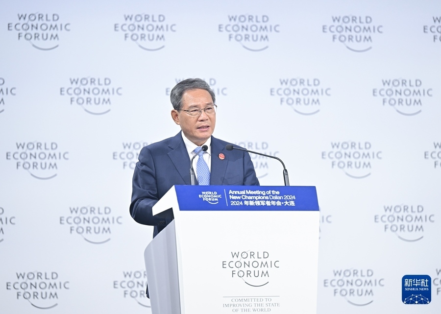 6月25日，國務院總理李強在大連出席2024年夏季達沃斯論壇開幕式并致辭。新華社記者 李響 攝