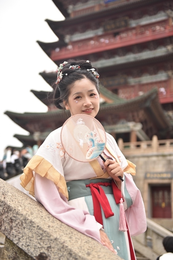 南昌滕王閣“古風(fēng)游”。受訪者供圖