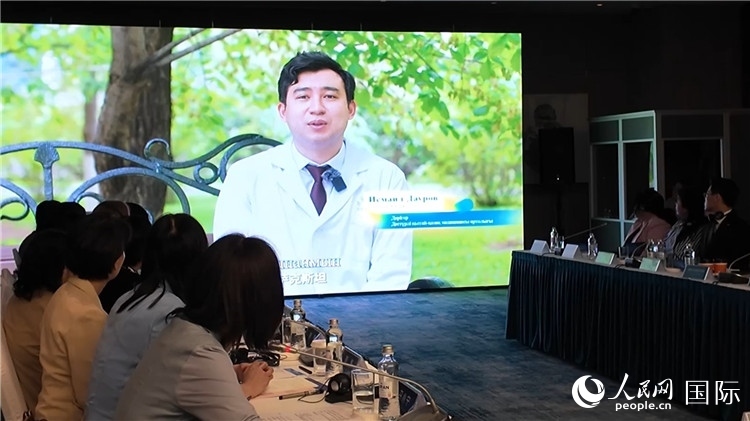 人民網(wǎng)《共贏》紀(jì)錄片發(fā)布儀式在阿斯塔納舉行。人民網(wǎng)記者盛楚宜 攝